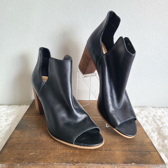 Steve Madden Shoes - Steve Madden Peep Toe Black Nello Cut Out Booties Women's Size 9.5M